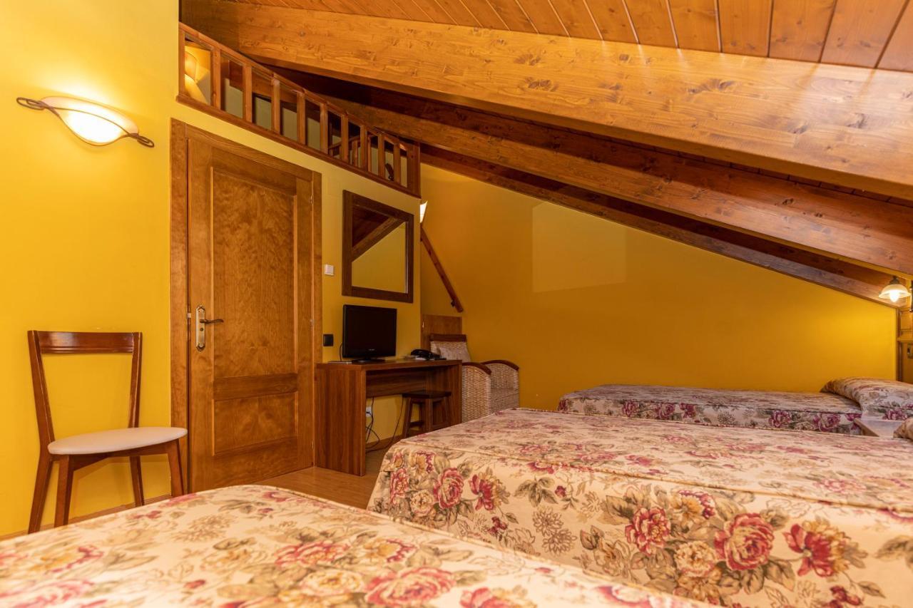 Hotel Solana Benasque Esterno foto