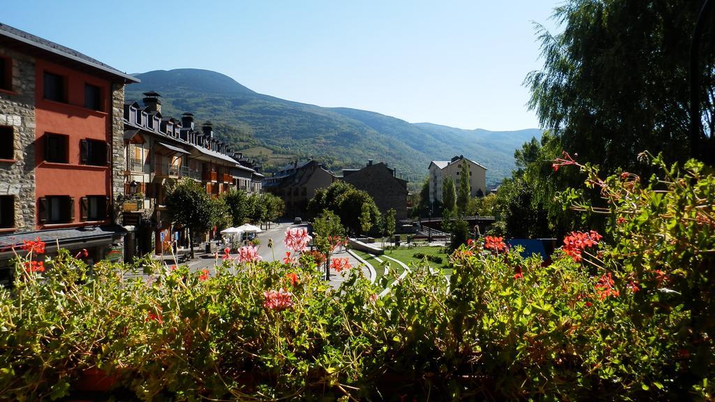 Hotel Solana Benasque Esterno foto