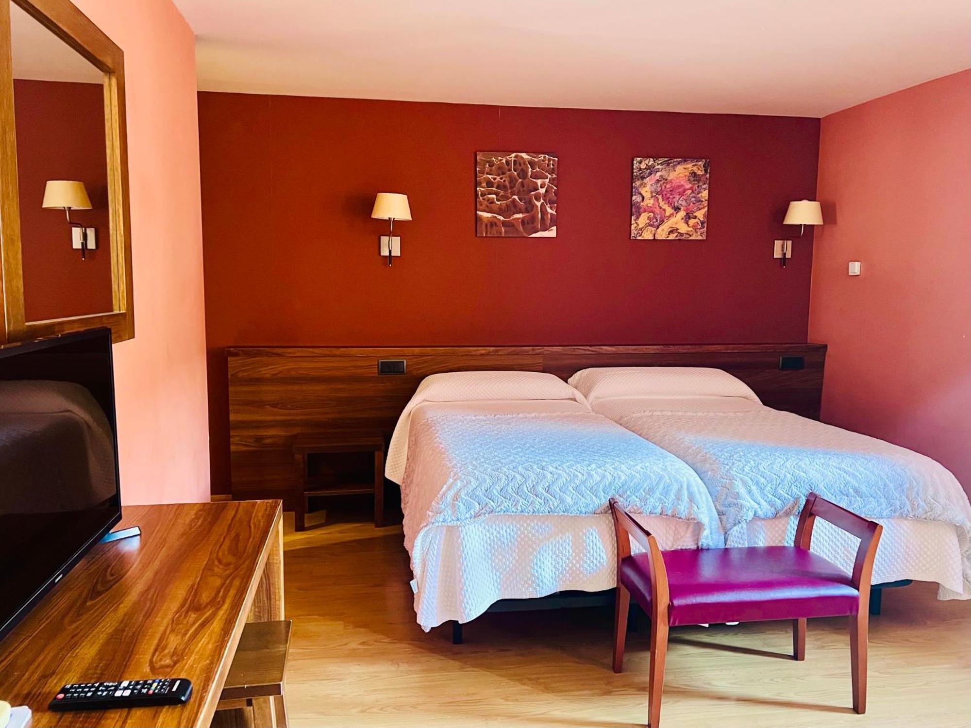 Hotel Solana Benasque Esterno foto